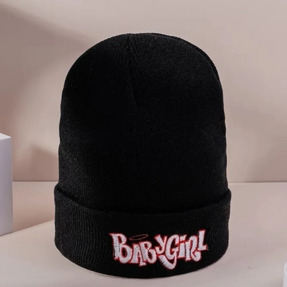 Nwot woman's beanie 